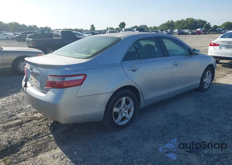2007 Toyota Camry Le z USA, uszkodzony, nr VIN 4T1BE46K57U511762